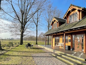 Ulkoruokailutilat