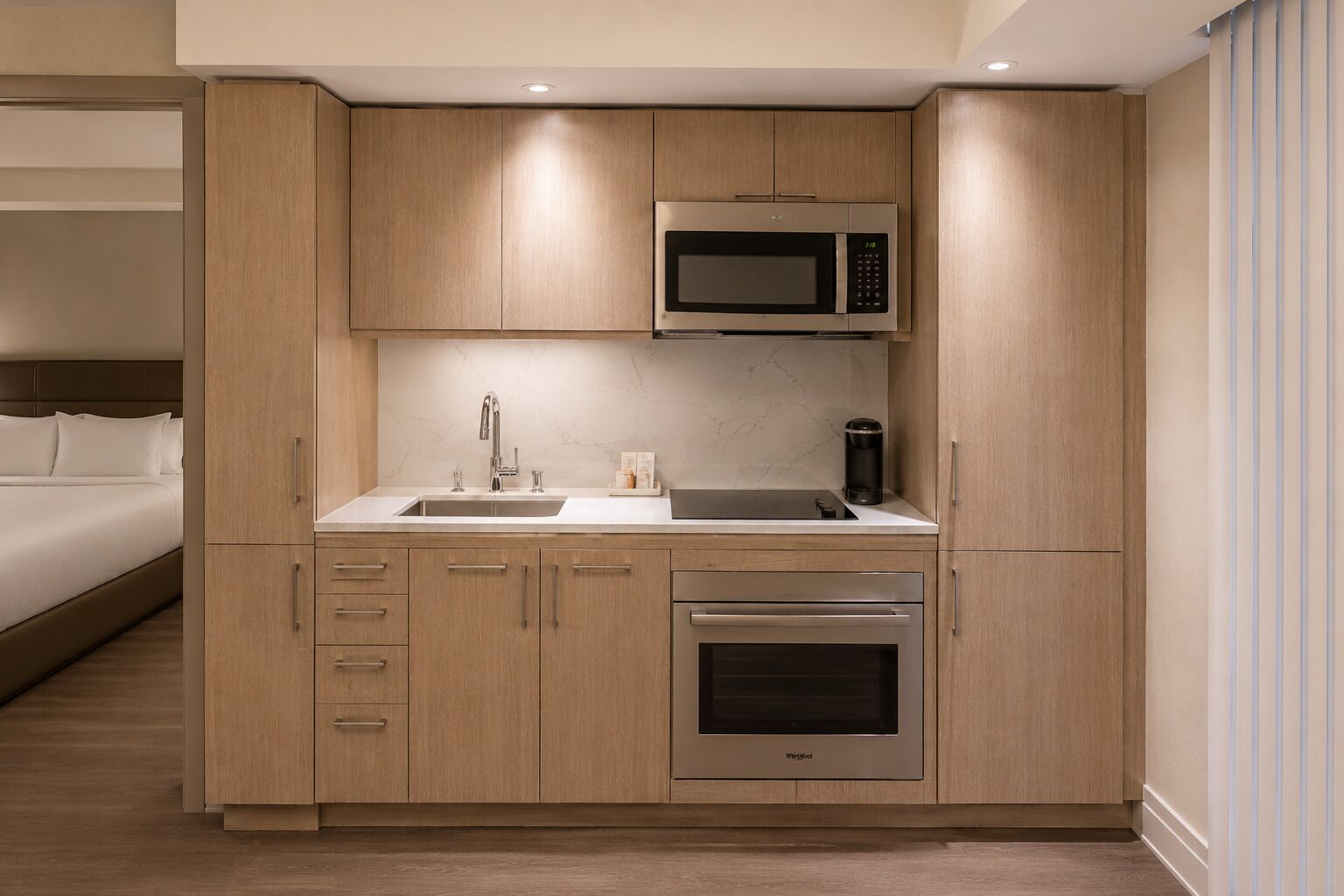 Classic Studio | Private kitchen - Bluegate Hotel (Toronto)