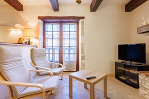 Télévision, cheminée
