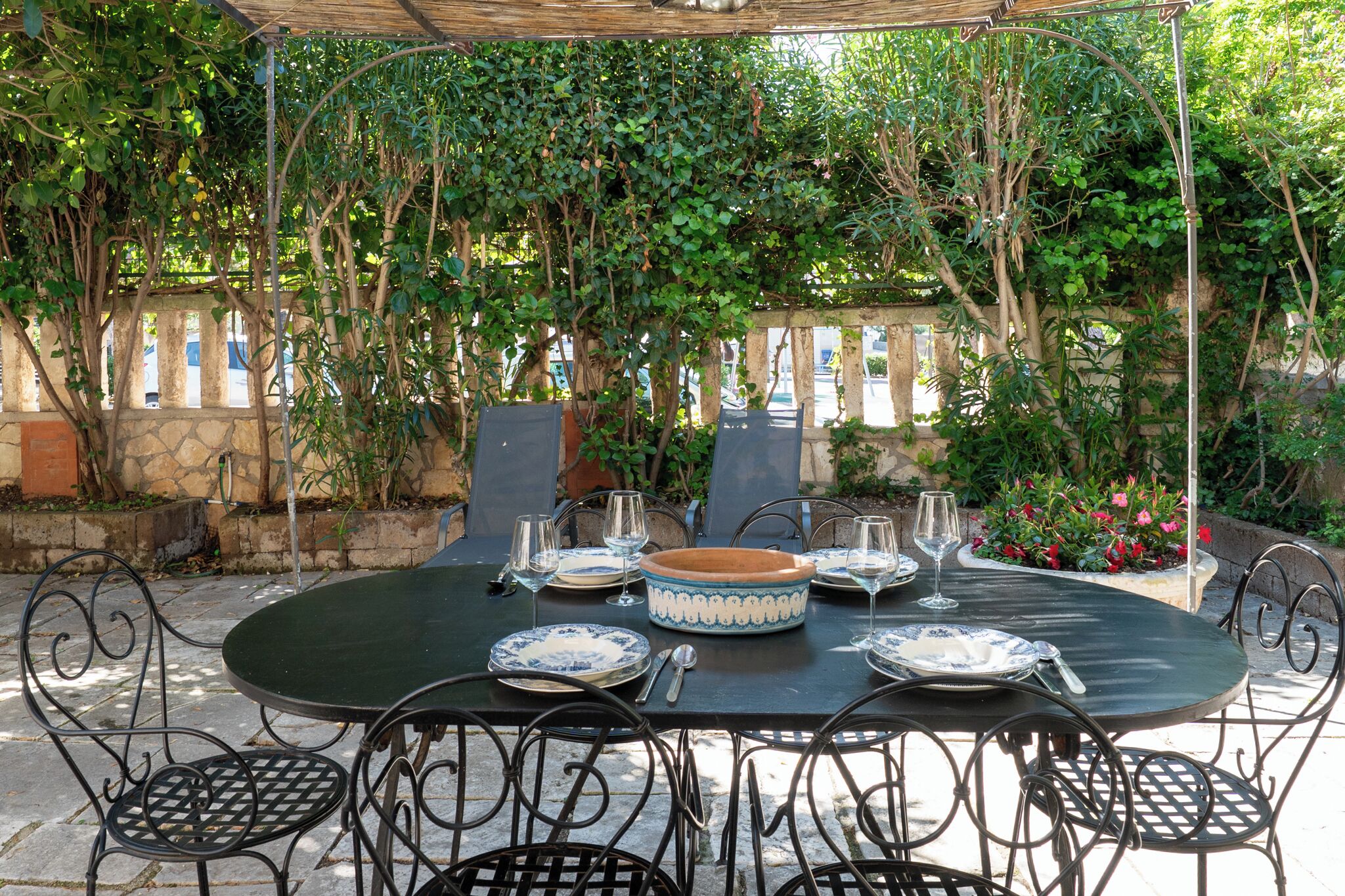 Apartment | Outdoor dining