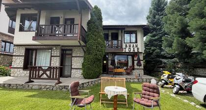 Fantastic 2-Bedroom House in Bansko Sauna, River & Mountain Views