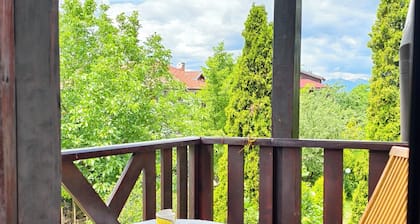 Fantastic 2-Bedroom House in Bansko Sauna, River & Mountain Views
