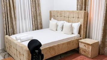 Iron/ironing board, WiFi, bed sheets