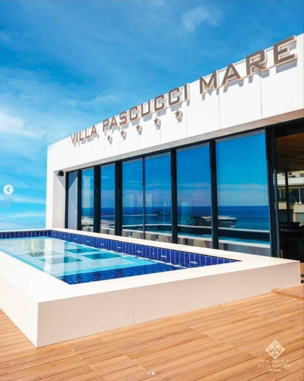 Seasonal outdoor pool - Hotel Villa Pascucci Mare (Durrës)