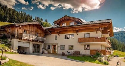 Bauernhof in Forstau mit Schwimmbecken