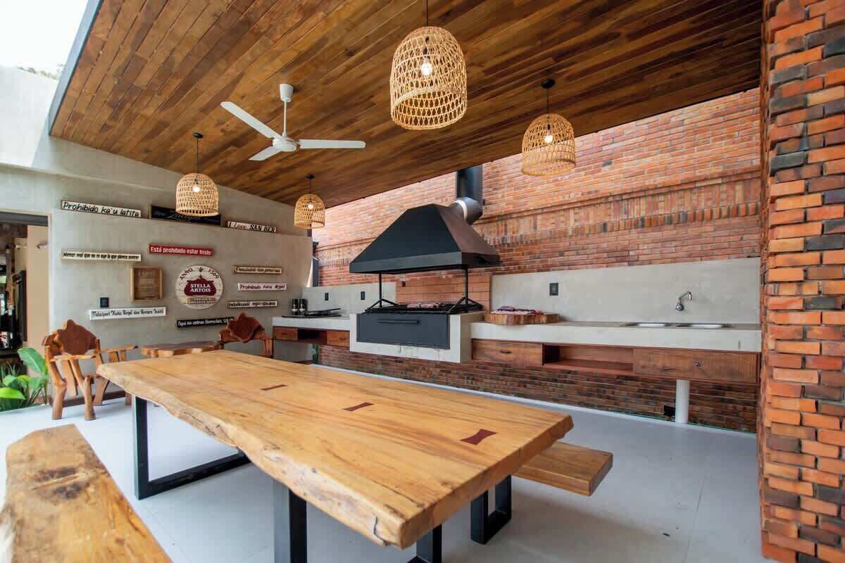 House, City View | Outdoor dining