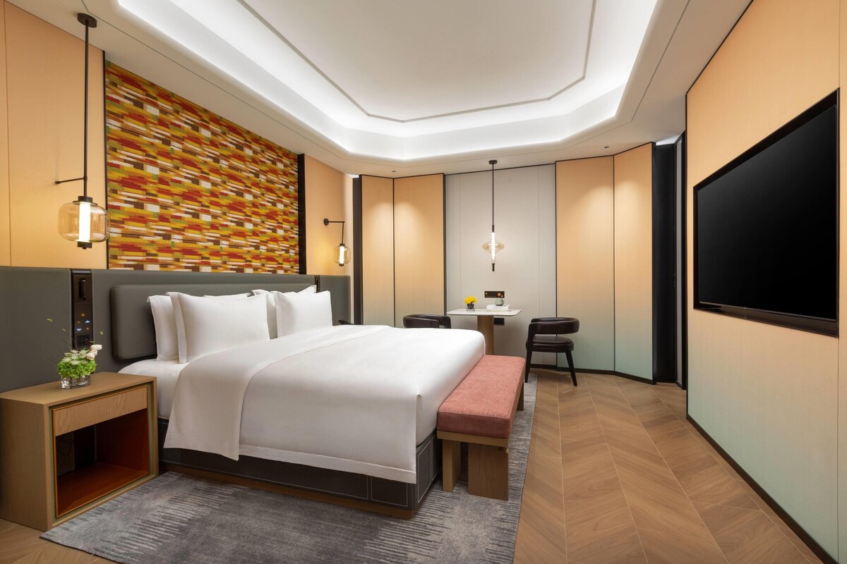 Suite Eksekutif, 1 Tempat Tidur King, Boleh Merokok (Deluxe, Meeting Room)