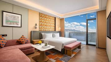Luxury Room, 1 King Bed, Smoking