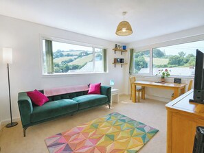 Living room/dining room | Top Deck, Combe Martin - 1 bedroom accommodation in Combe Martin (Combe Martin)