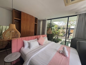 Luxury-Villa | Zimmersafe, Schreibtisch, laptopgeeigneter Arbeitsplatz