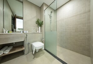 Bathroom - Seaview Studio with Balcony In Blue Bay Walk (Ajmal Makan)