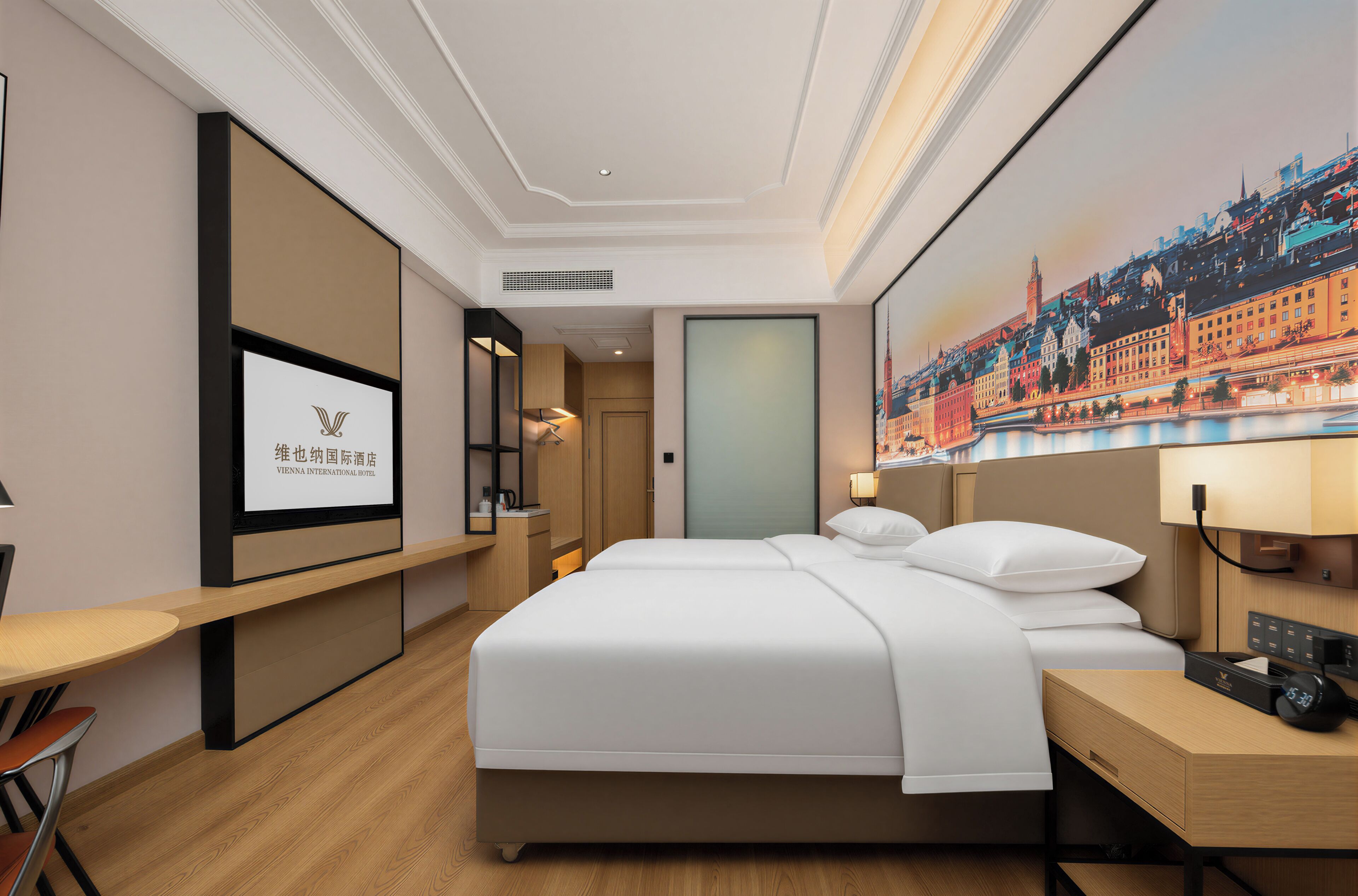 Habitación superior con 2 camas individuales, vista a la ciudad | Escritorio, espacio para trabajar con laptop y wifi gratis 