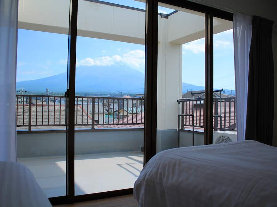 Quarto triplo superior, vista para a colina | Vista do quarto