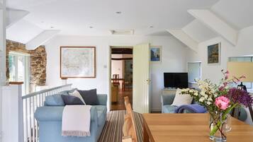 Cottage (2 Bedrooms) | Interior