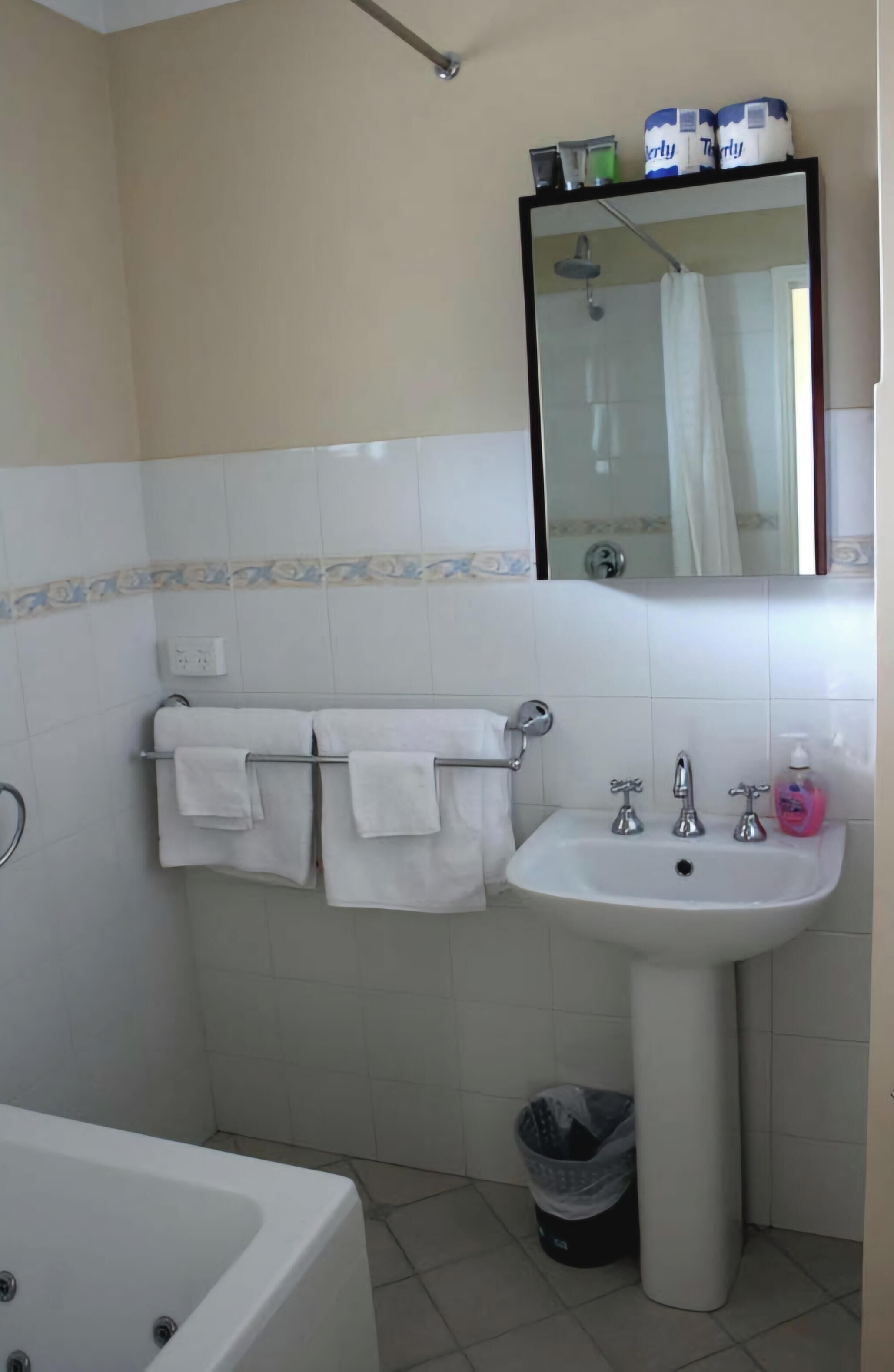 Double Room, Balcony | Bathroom