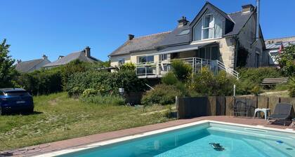 A beautiful house with a pool near the beaches of Saint-Jacut-de-la-Mer