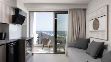 Suite Superior, 1 kamar tidur, pemandangan laut | Dapur kecil pribadi | Lemari es kecil, kompor, mesin espresso, dan ketel listrik