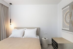 In-room safe, iron/ironing board, free WiFi, bed sheets - Solianna Rethymno Suites (Rethymno)