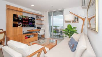 Apartment, City View | Living area