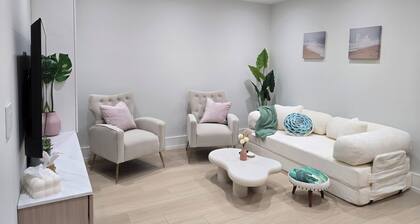 Brand new spacious suite with Kitchen and Laundry