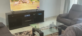 Peaceful 1-bedroom apartment with AC in Katima Mulilo