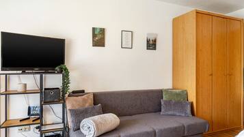 Fernseher, Tischtennisplatte