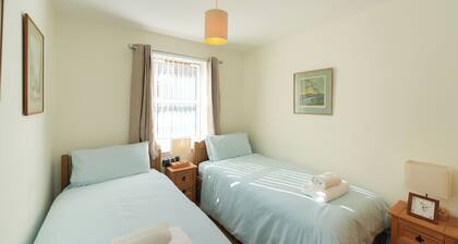 Prestwick Links a cosy retreat just steps from the historic Prestwick Golf Club.