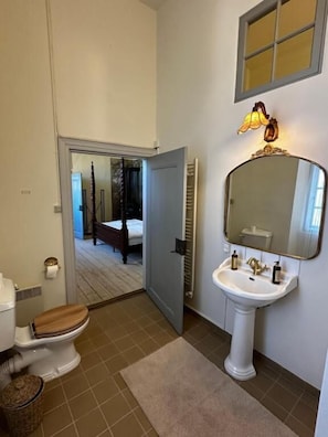 Lene Rosenkrantz Suite | Bathroom - Estrup Hovedgaard (Malt Vejen)