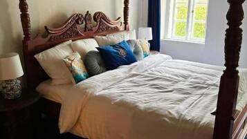 Eastwing suite | Desk, free WiFi