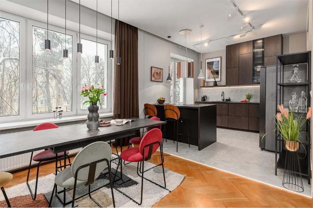 Luxury Apartment, Balcony, City View | In-room dining