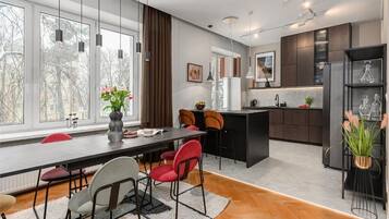 Luxury Apartment, Balcony, City View | In-room dining