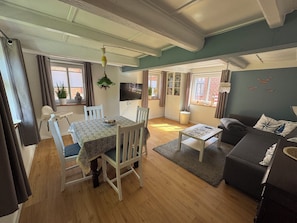 Living area - Vrbo Property (Krummhörn)