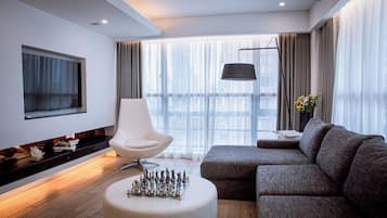 Classic Duplex, 1 Queen Bed, Kitchenette | Living area