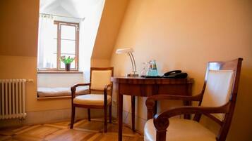 Standard Double Room, City View | Interior