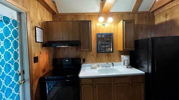 Coffee/tea maker, microwave, cookware/dishes/utensils