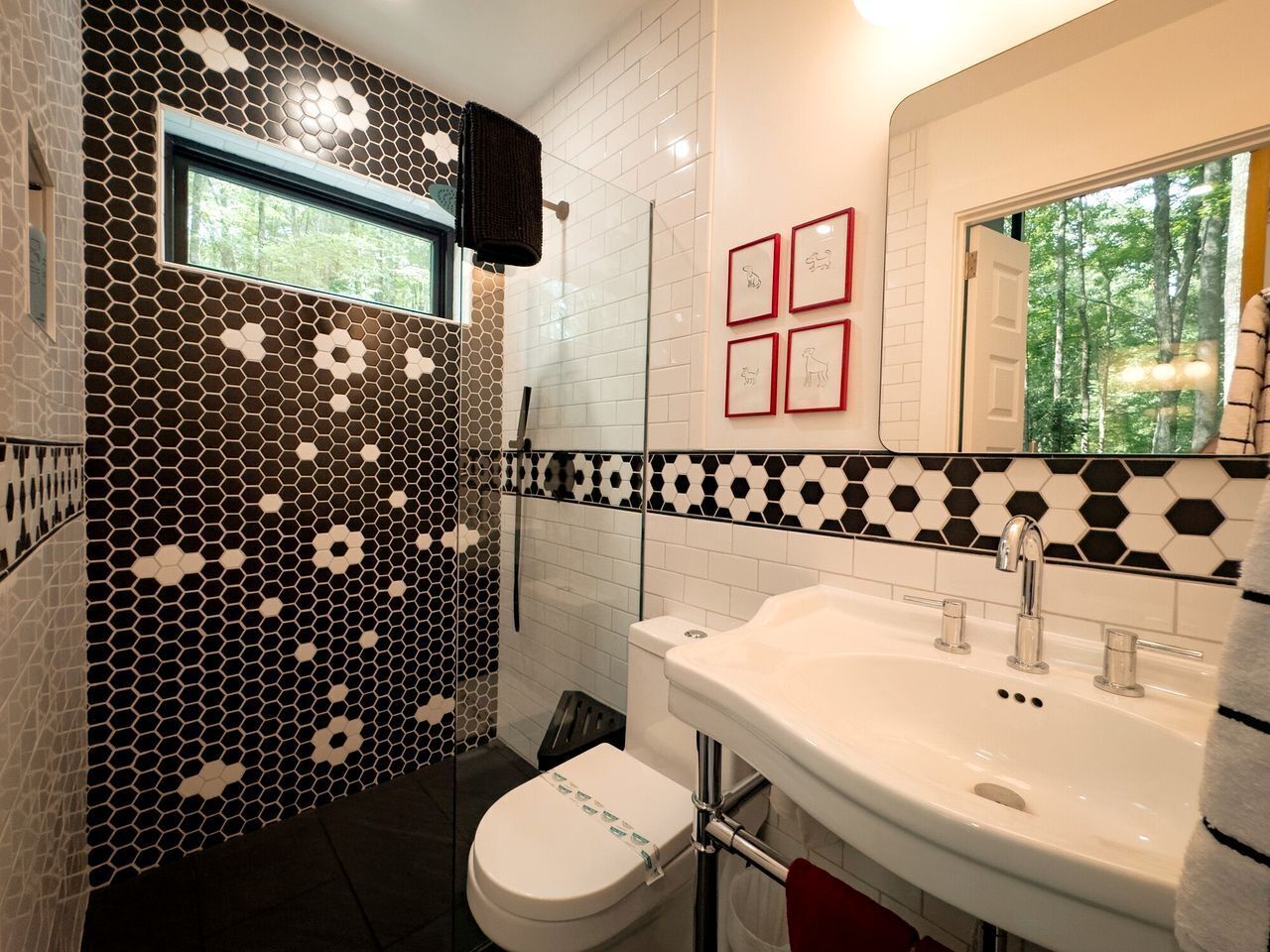 Towels, soap, shampoo, toilet paper