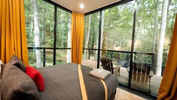 1 bedroom, bed sheets