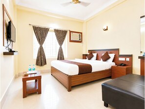 Deluxe Double Room, Multiple Beds, Air conditioning | Hypo-allergenic bedding, desk, soundproofing, free WiFi - Hotel Annapurna R Near Sea Beach (Puri)