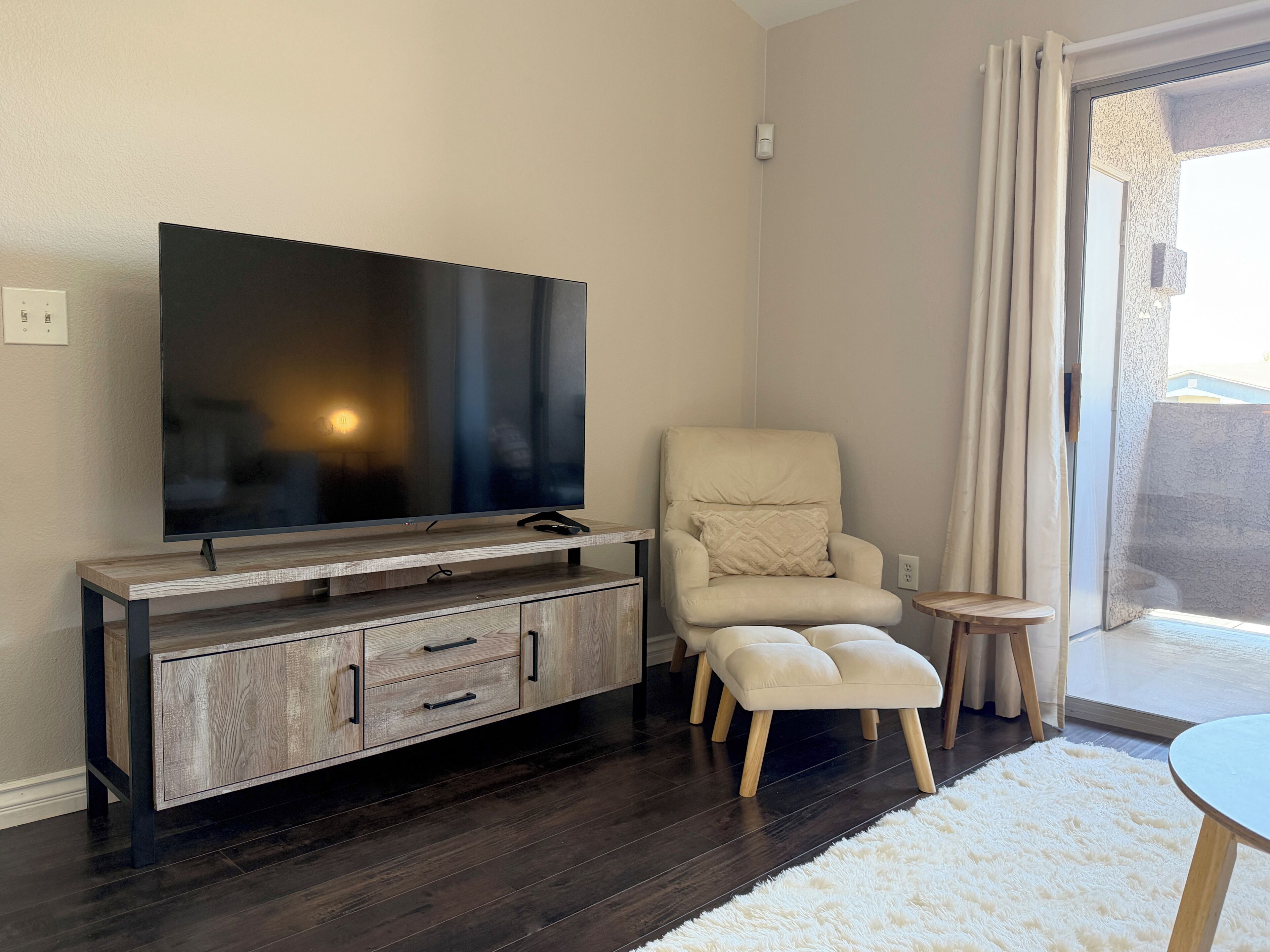Serene & Secure Condo | Gated Community, Pool, Gym, And Dedicated Parking - Henderson, NV