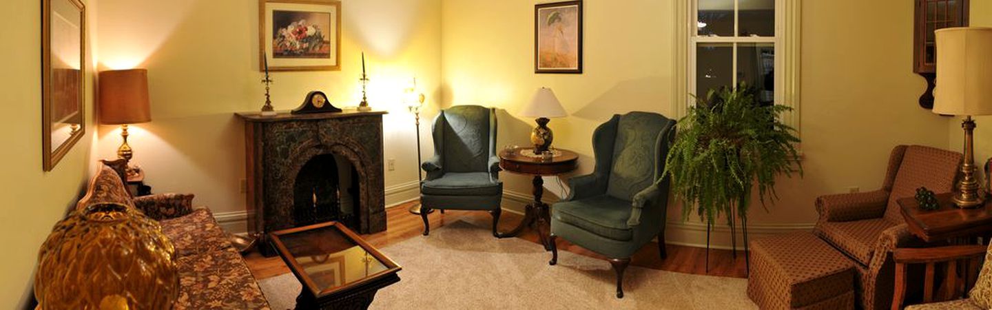 Spacious Cottage Rental With Creek Views Near Harrisburg And Hershey, Pennsylvania - Middletown, PA