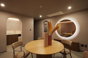 Phòng Suite dành cho gia đình | Khu ăn uống