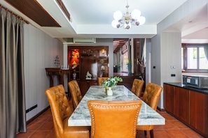 Dining - Jomtien Seaview Thai Pool Villa  BBQ (satthahip)