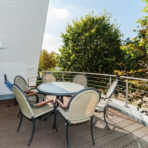Outdoor dining - Vrbo Property (Ostseeheilbad Zingst)