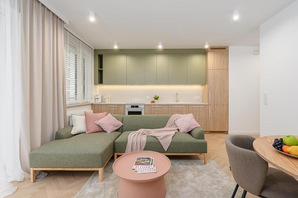 Premium appartement, 3 slaapkamers, balkon | Woonkamer | Een flatscreentelevisie