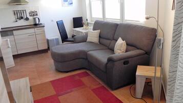 Fernseher, Stereoanlage