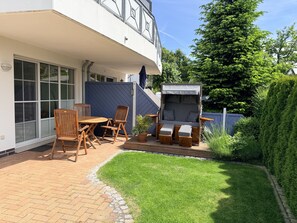 Outdoor dining - Vrbo Property (Ostseeheilbad Zingst)