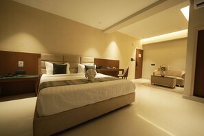 Executive Suite | Blackout drapes, iron/ironing board (on request), WiFi (free) - Galaxy Air Suites (Bengaluru)
