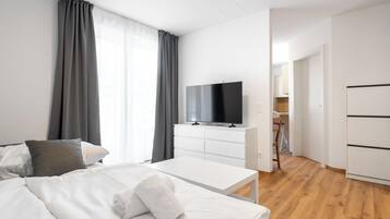 Appart'hôtel Deluxe, balcon, vue montagne | Espace de travail pour ordinateur portable, fer et planche à repasser