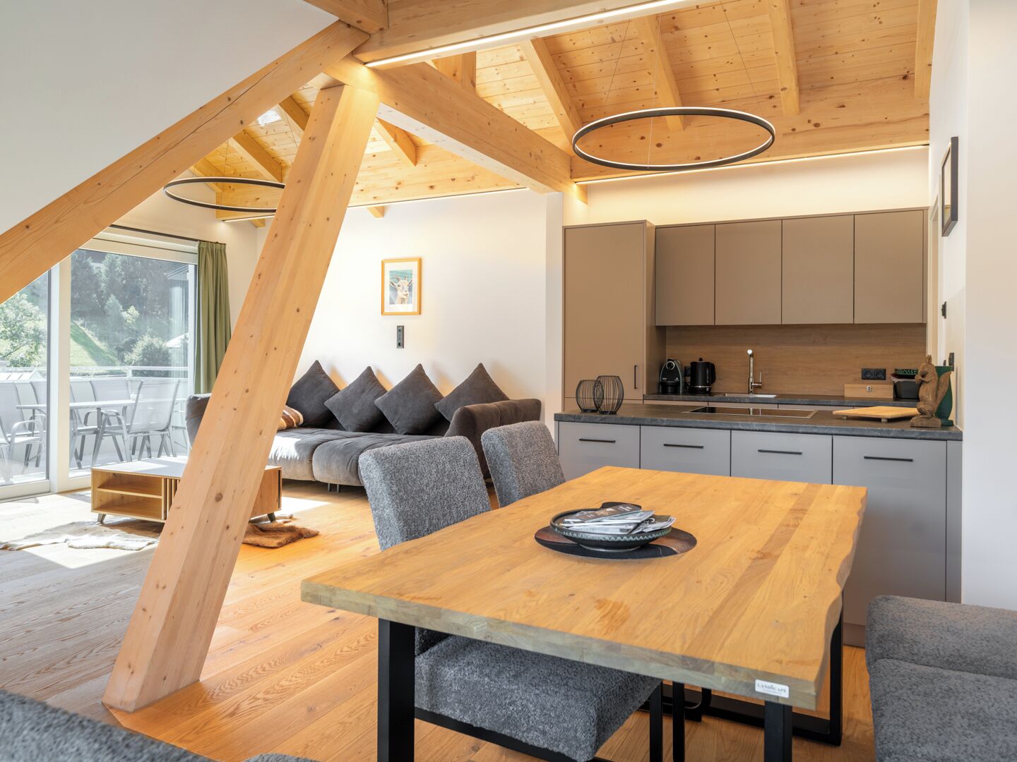 Design Condo, 2 Bedrooms, Mountain View | Living area