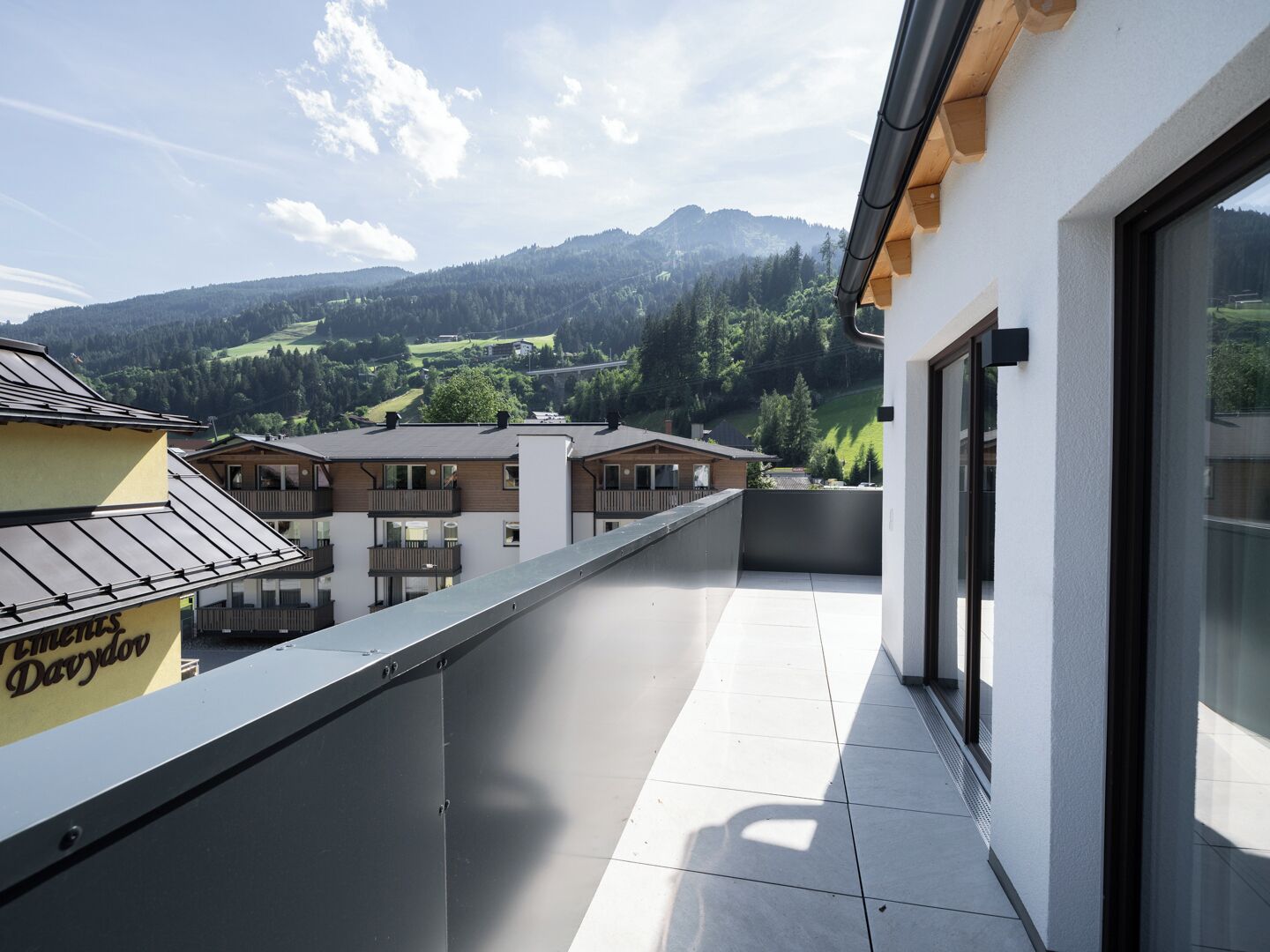 Design Condo, 2 Bedrooms, Mountain View | Terrace/patio